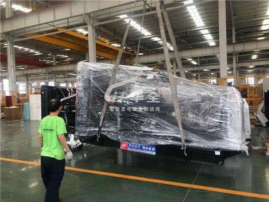 天霸動霸tua！實力超凡的華全800千瓦發電機組發貨！